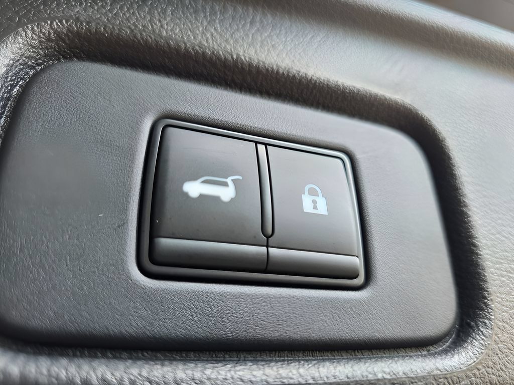 Used 2024 Nissan Pathfinder SL AWD/4WD image 7