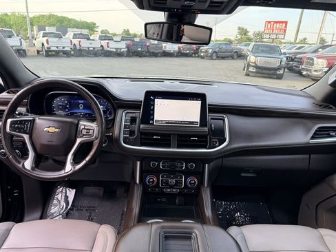 Used 2022 Chevrolet Suburban LT w/ LT Signature Package AWD/4WD image 24