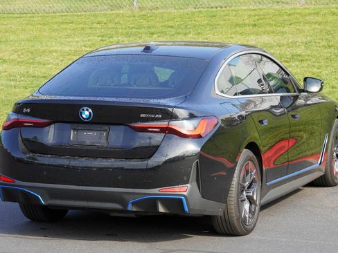 Used 2023 BMW i4 eDrive35 w/ Premium Package RWD image 8