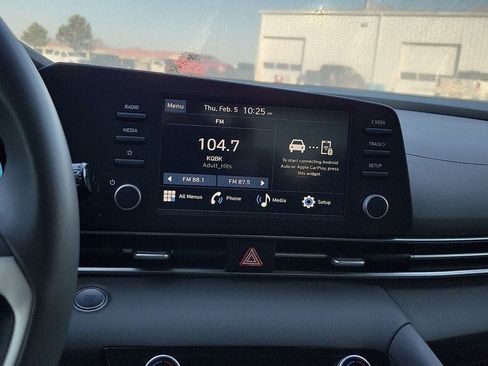 Used 2025 Hyundai Elantra Sport FWD image 15