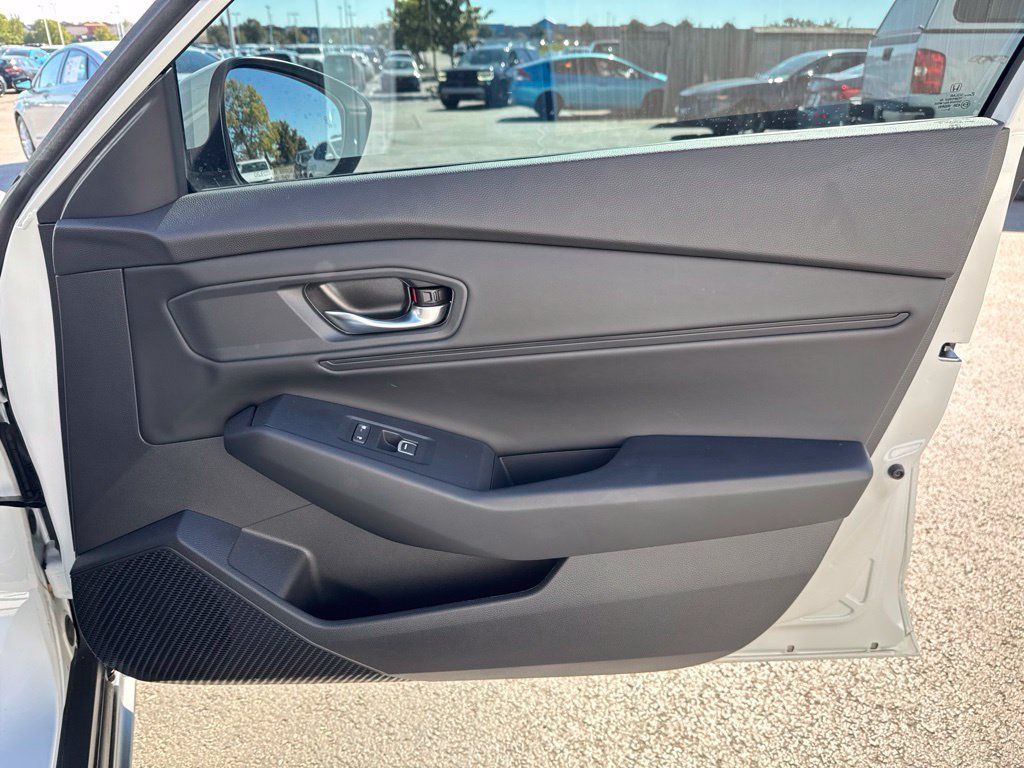 Certified 2024 Honda Accord EX image 37