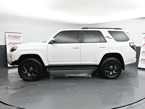 Used 2023 Toyota 4Runner TRD Off-Road Premium image 5