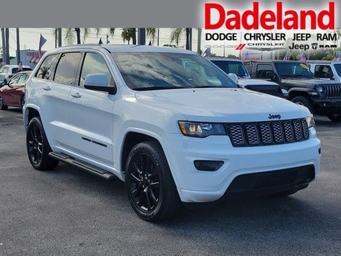 Used 2021 Jeep Grand Cherokee Laredo X RWD image 1