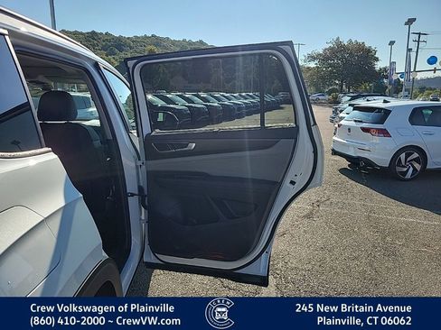 New 2026 Volkswagen Atlas Peak Edition image 44