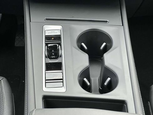 Used 2025 Volkswagen Atlas SE image 5