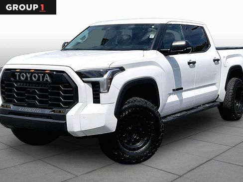 Used 2022 Toyota Tundra SR5 w/ SR5 Convenience Package AWD/4WD image 1