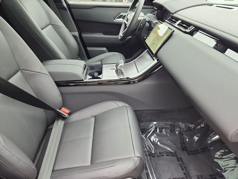 Used 2026 Land Rover Range Rover Velar Dynamic SE image 3