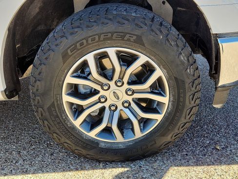 Used 2022 Ford F150 Lariat w/ Equipment Group 501A Mid image 7