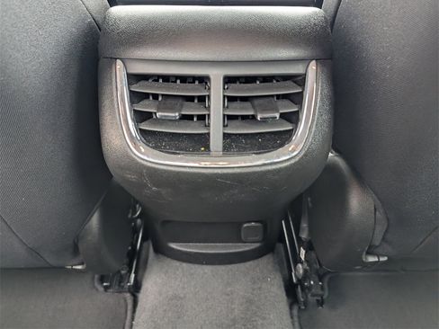 Used 2024 Chevrolet Malibu LT image 27