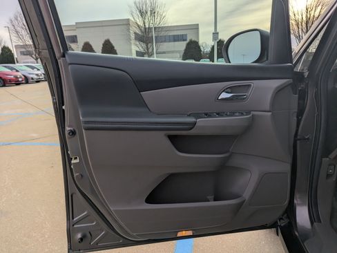 Used 2014 Honda Odyssey EX-L image 11