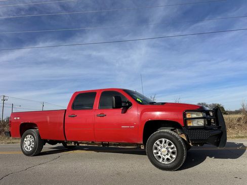 Used 2011 Chevrolet Silverado 3500 LT w/ Interior Plus Package image 2