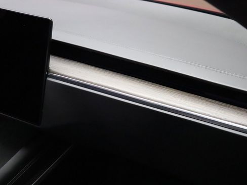 Used 2022 Tesla Model S AWD image 38