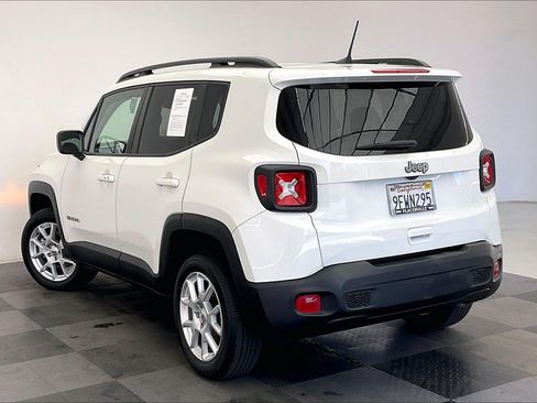 Used 2022 Jeep Renegade Latitude AWD/4WD image 9