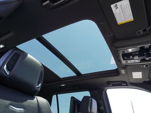 Certified 2025 Cadillac Escalade Premium Luxury AWD/4WD image 14