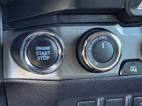 Used 2023 Toyota Tacoma TRD Off-Road image 9