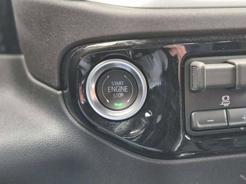 Used 2025 Chevrolet Silverado 1500 LT image 27