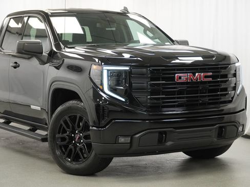 Used 2023 GMC Sierra 1500 Elevation w/ Preferred Package AWD/4WD image 7