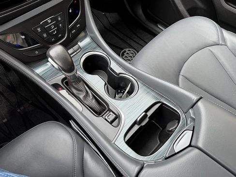 Used 2019 Buick Envision Essence FWD image 24
