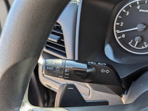 Used 2024 Nissan Rogue S FWD image 29