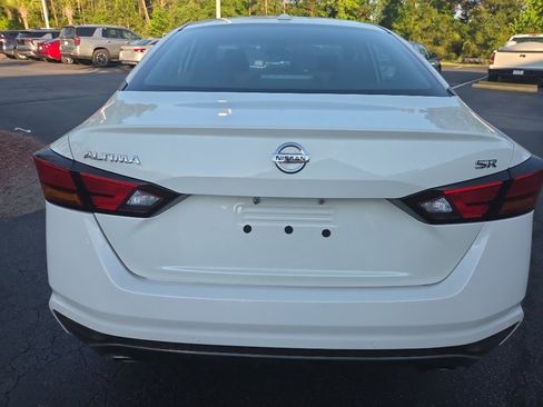 Used 2021 Nissan Altima 2.5 SR w/ SR Premium Package FWD image 5