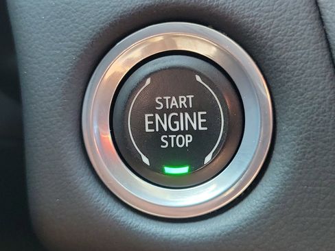 Used 2021 Chevrolet Tahoe Premier w/ Premium Package image 31