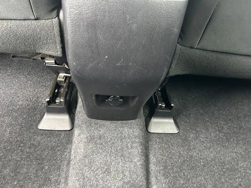 Used 2016 Toyota RAV4 LE FWD image 34