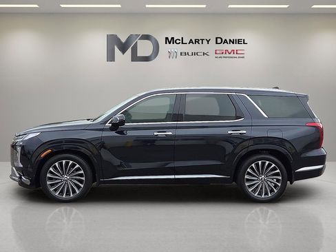 Used 2024 Hyundai Palisade Calligraphy image 3