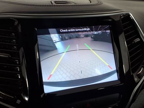 Used 2019 Jeep Cherokee Limited AWD/4WD image 26