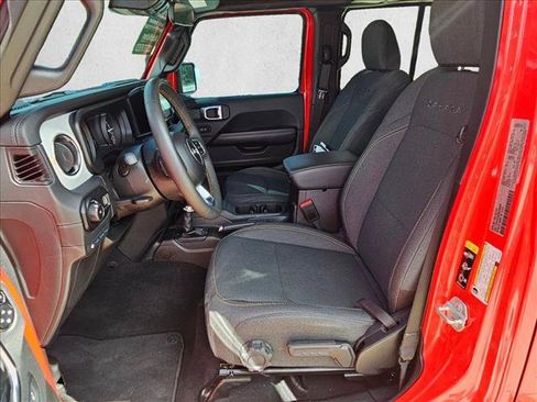 Used 2024 Jeep Wrangler Unlimited Sahara AWD/4WD image 15