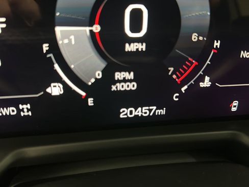 Used 2025 GMC Acadia Elevation image 11