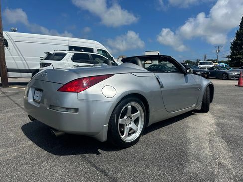 Used 2005 Nissan 350Z Touring image 4