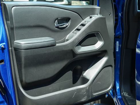 Used 2025 Nissan Frontier SV RWD image 24