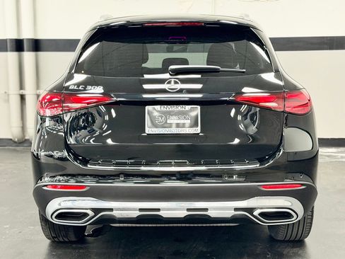 Used 2026 Mercedes-Benz GLC 300 image 11