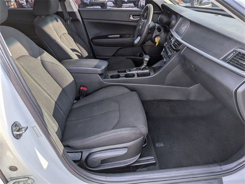 Used 2020 Kia Optima LX image 36