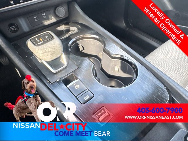 Used 2025 Nissan Rogue SV FWD image 27