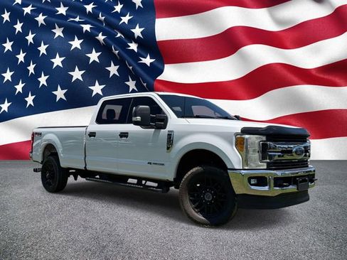 Used 2017 Ford F250 XLT w/ XLT Value Package AWD/4WD image 3