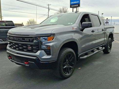 Used 2023 Chevrolet Silverado 1500 Custom Trail Boss w/ 2.7L Blackout Package image 3