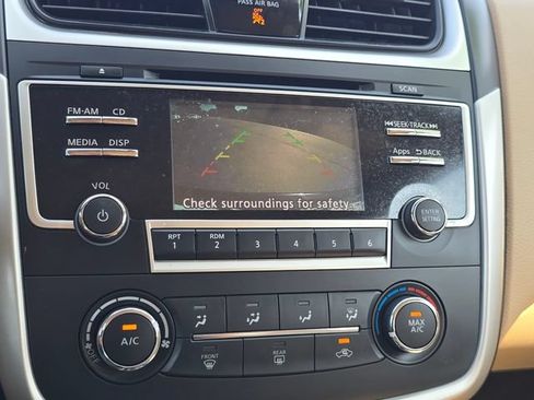Used 2016 Nissan Altima 2.5 S w/ Power Driver Seat Package FWD image 12