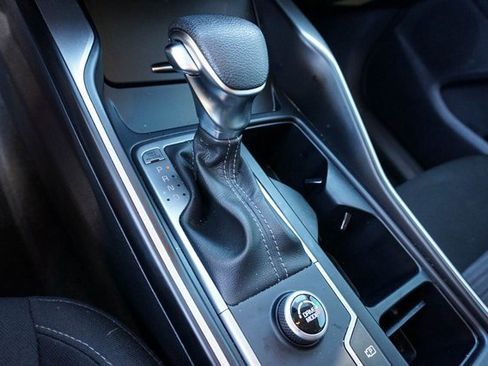 Used 2023 Kia Sorento LX image 16