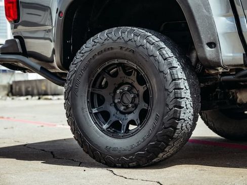 Used 2019 Chevrolet Colorado ZR2 w/ Colorado ZR2 Bison Edition AWD/4WD image 60