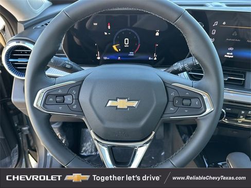 New 2026 Chevrolet Trax LT w/ Driver Confidence Package image 12