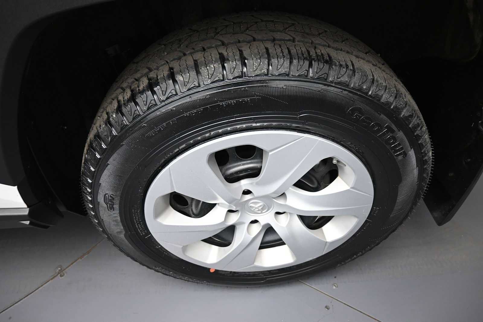 Certified 2023 Toyota RAV4 LE AWD/4WD image 15