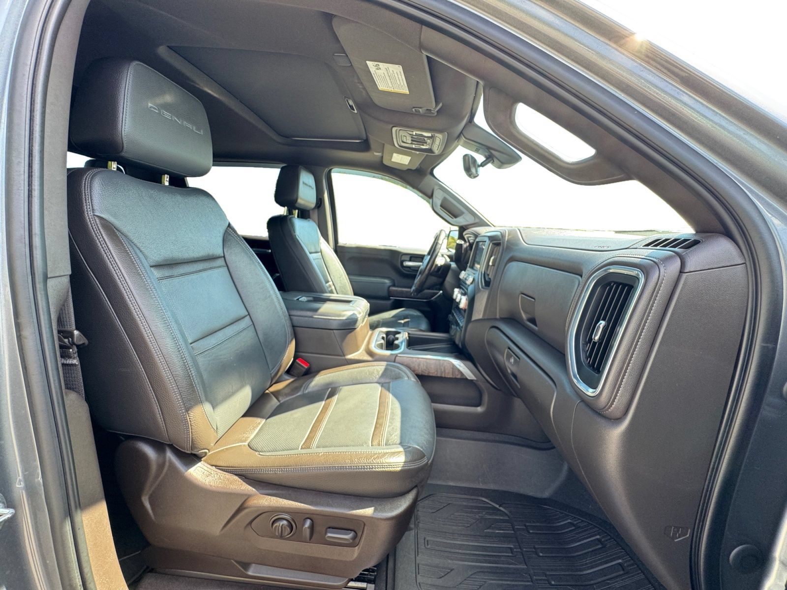 Used 2020 GMC Sierra 1500 Denali w/ Denali Ultimate Package AWD/4WD image 7