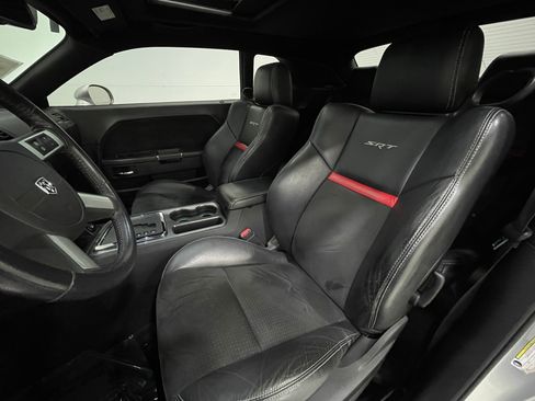 Used 2009 Dodge Challenger SRT8 w/ SRT Option Group II RWD image 12
