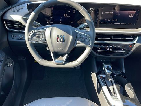 New 2025 Buick Envista Avenir image 15
