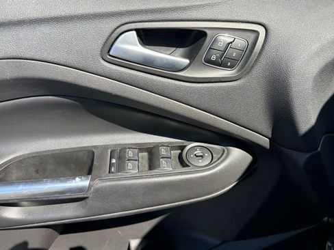 Used 2017 Ford Escape Titanium FWD image 9