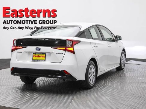 Used 2022 Toyota Prius LE image 5