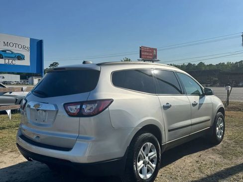 Used 2017 Chevrolet Traverse LS image 9