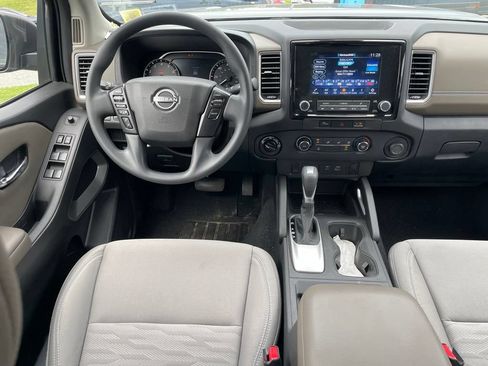 Certified 2023 Nissan Frontier SV w/ Tow Package AWD/4WD image 9