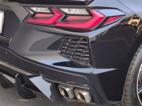 Used 2021 Chevrolet Corvette Stingray Premium Conv w/ Z51 Performance Package image 40